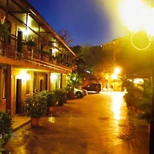 hotel-la-locanda-del-borgo.it-romehotels.com/
